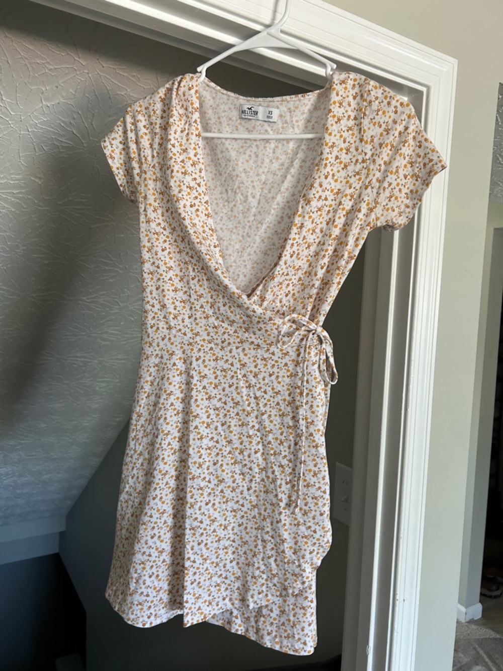 Hollister Floral Wrap Dress - Yellow Floral